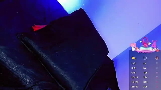 daniela_dolls live cam on Stripchat