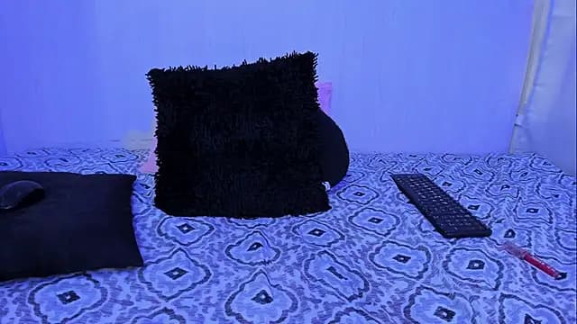 Naomi_Doll_ live cam