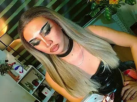 HOLLYWOOD_QUEEN_88 live cam