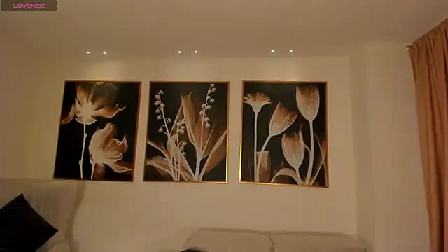 NiaSalvatore live cam