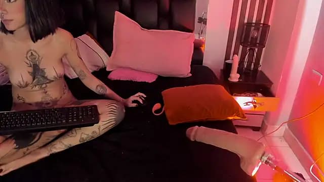 dalhia_and_hades live cam