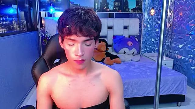 AlecciaNova live cam