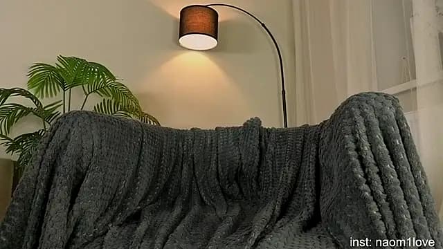 Naomi_Girly live cam