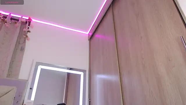 AlitaAnisee live cam