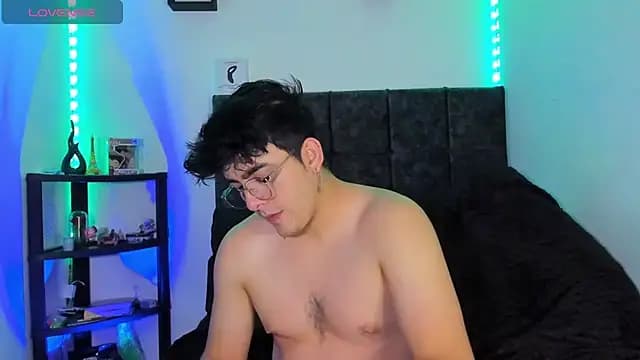 nolan_twink1 live cam