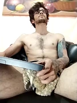 Loggan_donnelly live cam