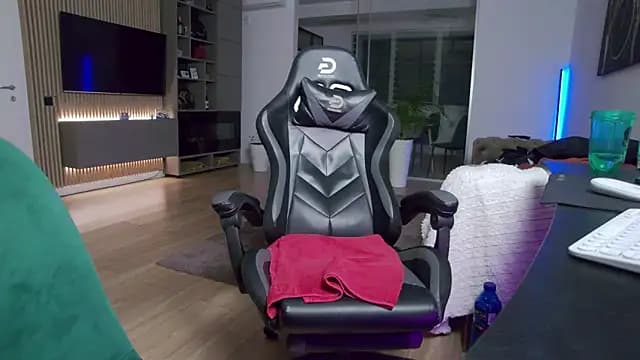 UbbeViking live cam on Stripchat