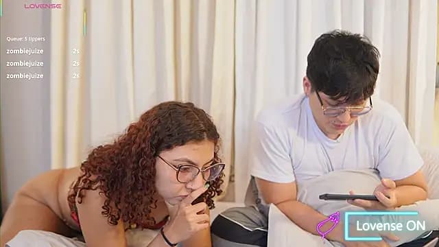 Mia_and_Belmonth live cam