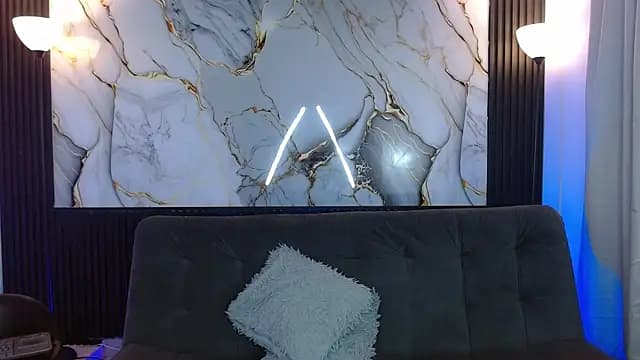 naughtty_doll live cam