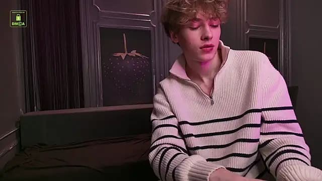 Kevin_Garsia live cam on Stripchat