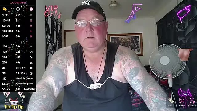 KINKYBLUEYES69 live cam