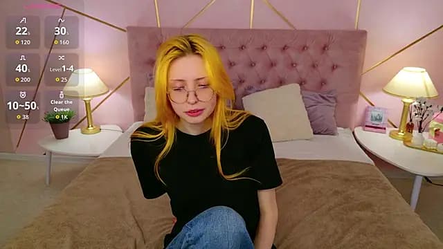 Bella_Cloud live cam