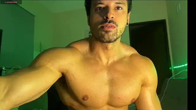 Lucasfit24 live cam