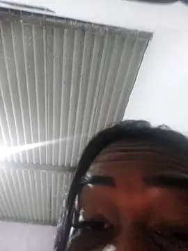 Milenamoranguinho live cam