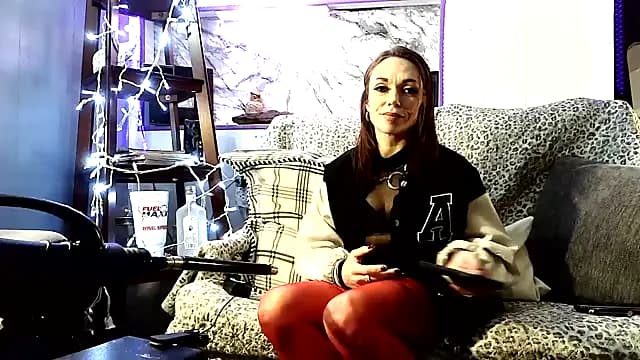 Genevieve143 live cam