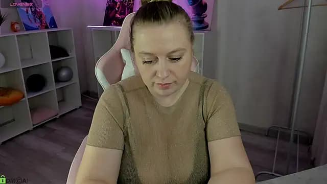 CleoXotie live cam on Stripchat