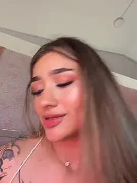 Arianavillada live cam on Stripchat