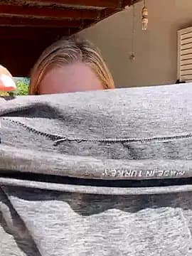 Ellie-rosee live cam