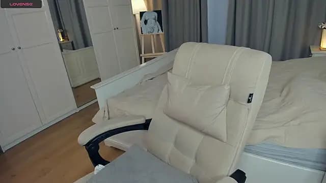 LavenderMitten live cam