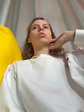 RinaMood live cam on Stripchat