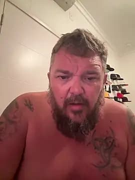 bigbear345k live cam on Stripchat