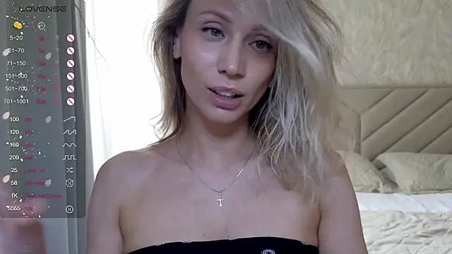 Alice_Wonders live cam