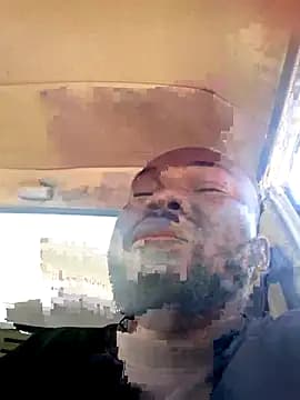 LaughRiotX live cam on Stripchat