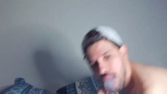 FrankieFuckMe live cam