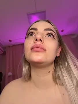 HugeBoobsAlice live cam