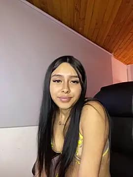 scarlett_pinkk1 live cam on Stripchat