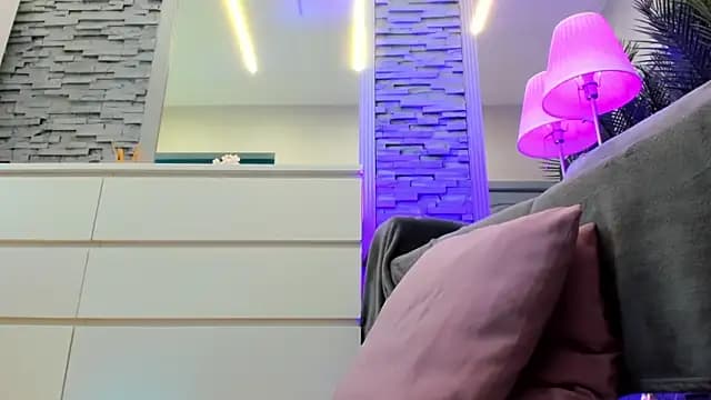 Reina_Cummings live cam