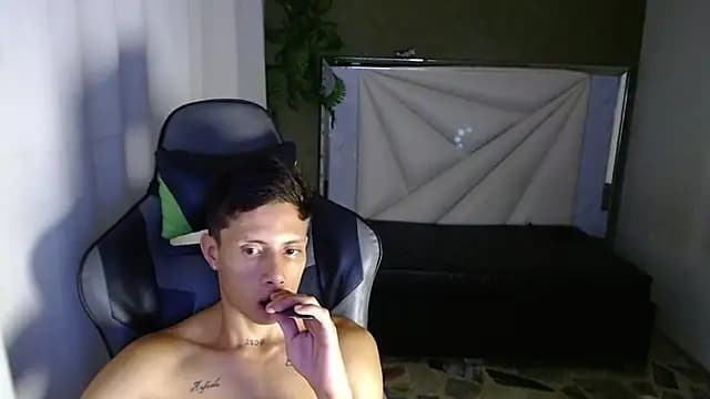 Didi_hard live cam