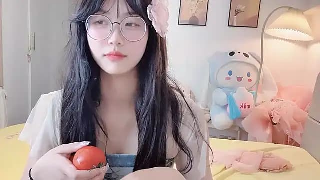 Luminous4173 live cam