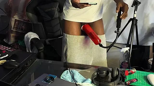 Triggerhappycj100 live cam