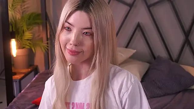 LindaThacker live cam