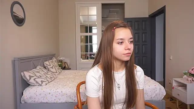 BrunaLinklater live cam