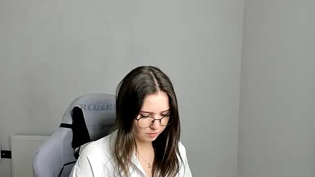 Regina_cute_ live cam
