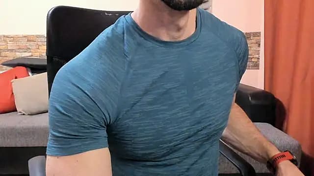 HotHunkTrainer live cam on Stripchat