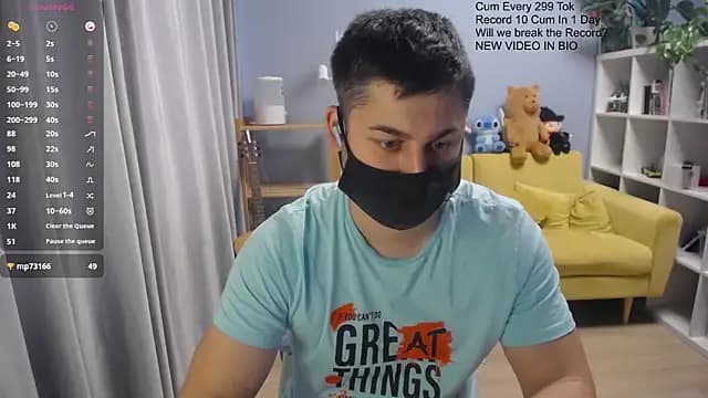 Tomguys live cam on Stripchat