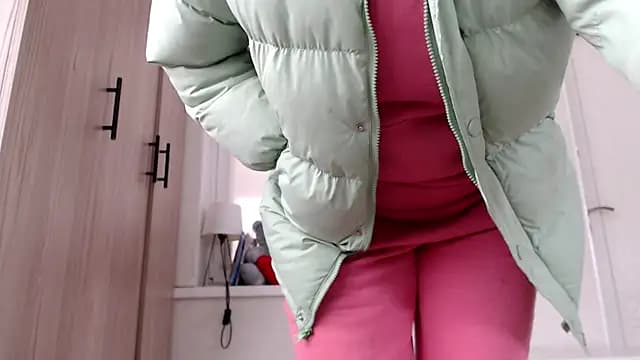 increible_della live cam on Stripchat