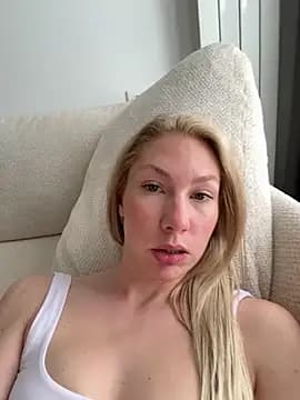 LuisaBecker live cam