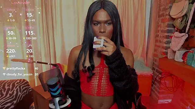 LaGoldenBitch live cam