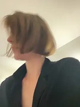 Kamorana live cam on Stripchat