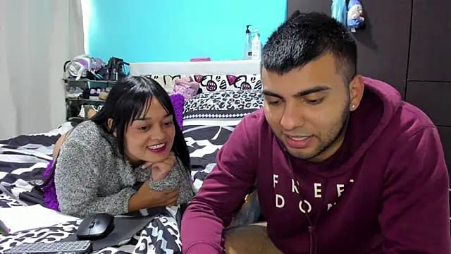 LazyandSniffer28 live cam