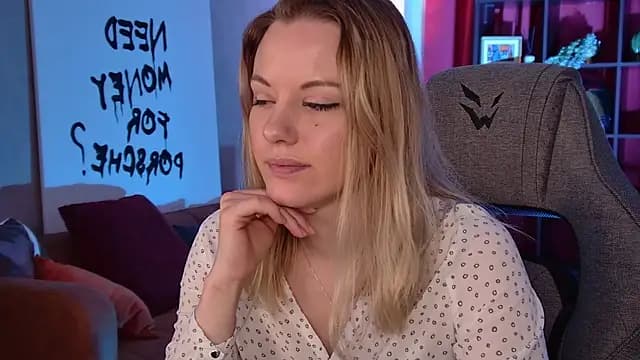 VireliaMoonfall live cam