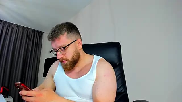 Findom_guy live cam