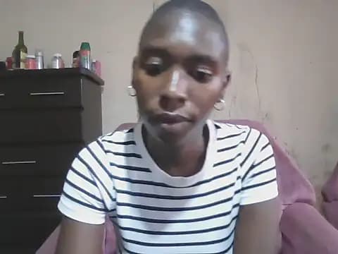 Hotdaily04 live cam on Stripchat