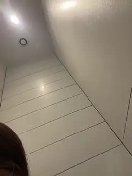 Holly_Play live cam on Stripchat