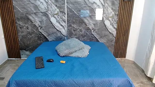 NoahWalker__ live cam on Stripchat