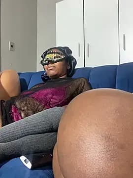 CreamyCupCake_96 live cam